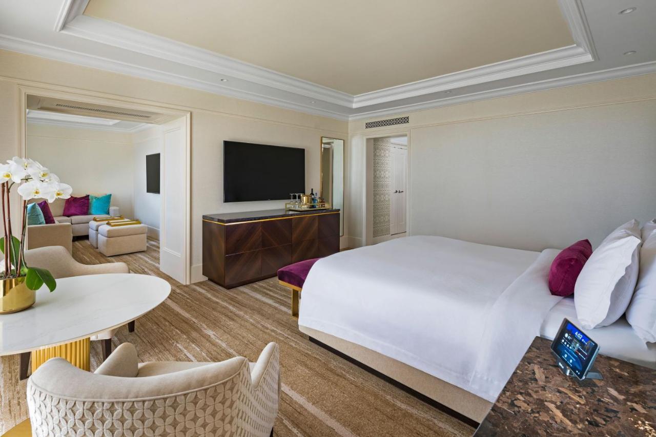 Metropolitan Suite 1 Bedroom Suite 1 King Balcony