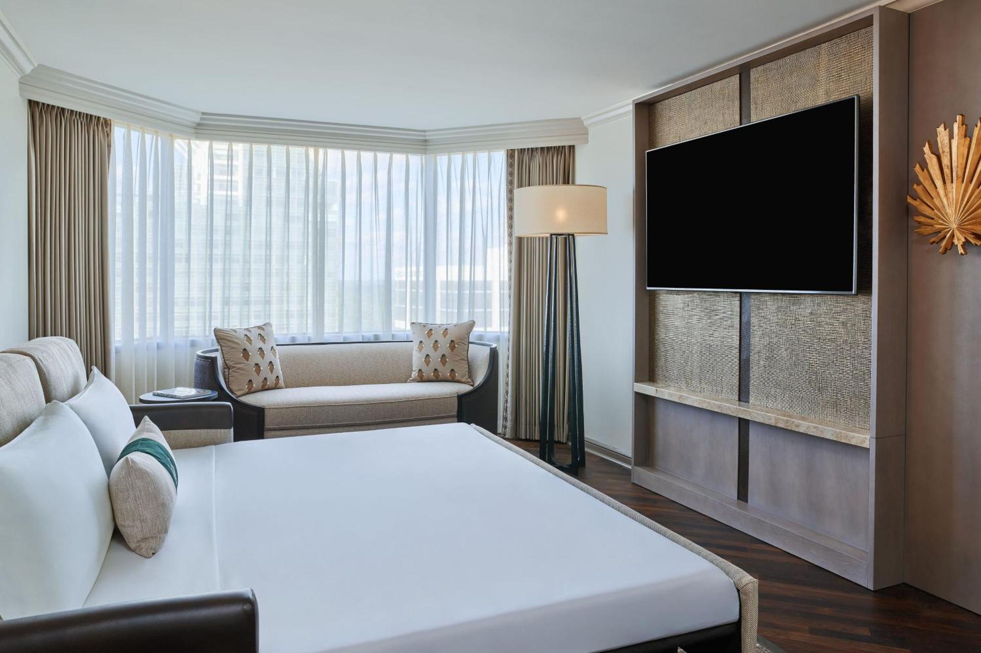 Buckhead & Peachtree Suite 1 Bedroom Suite 1 King
